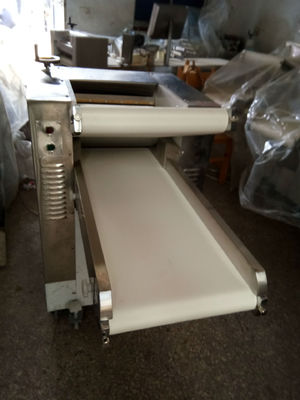 Roestvrij staal Croissant handmatige automatische deegplaat rolmachine 300kg/h